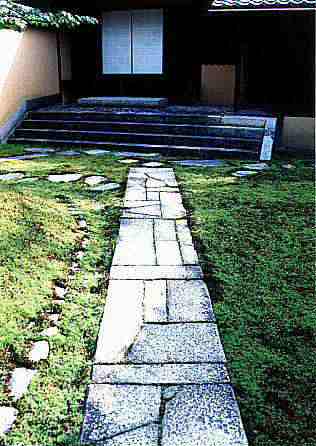 �j���{�뉀