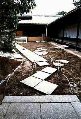 �j���{�뉀