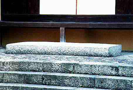 �j���{�뉀